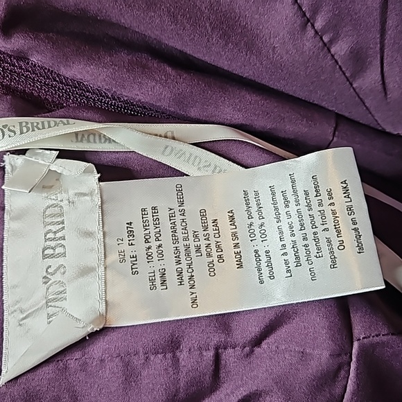 DAVIDS BRIDAL STRAPLESS BRIDESMAID DRESS WITH RUCHING IN WINE SIZE 12 - Picture 8 of 9